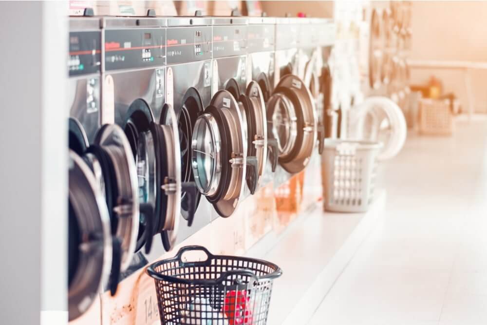 Should You Install a Laundromat Change Machine?